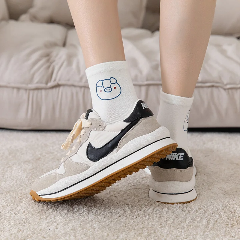 White Sports Socks Bear Women Sock Harajuku Funny Trendy Socks Pig Rabbit print Hot Sale Zapatos De Mujer Lingerie Sox for Girls