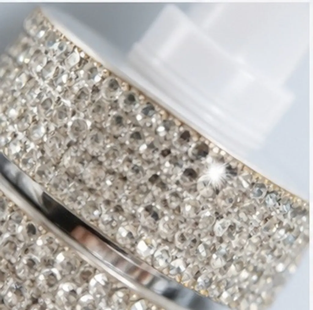 Empty Foam Pump Bottle Travel Foaming Dispenser Face Cleanser Container Decorative Diamond Embedded Leakproof Portable