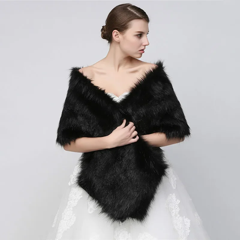 Hot Sale Winter Warm Wedding Jacket Black White Faux Fur Bridal Wraps Shawls Cheap Wedding Accessories In Stock