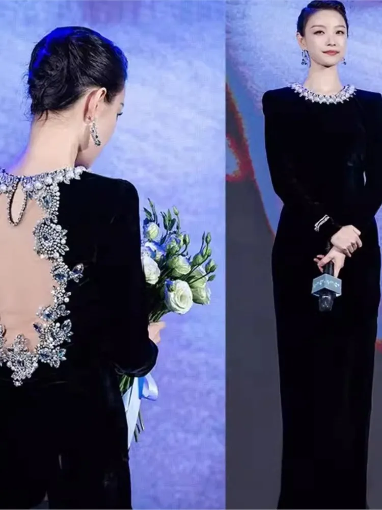 

Black elegant and light luxury velvet toasting performance banquet dress for the host