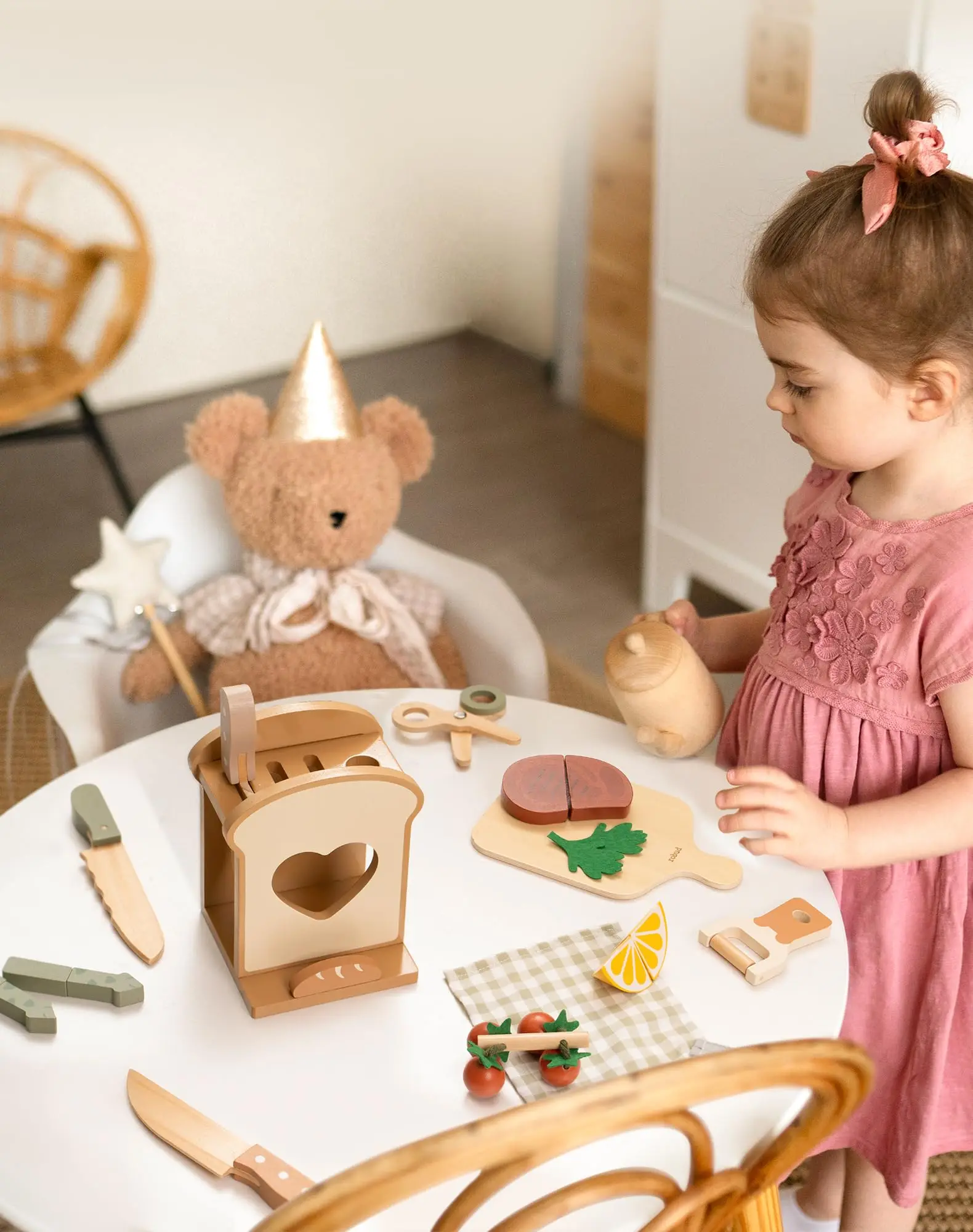 ROBUD เล่นชุดมีดทําครัวไม้ Playset Montessori แรงบันดาลใจ Pretend KITCHEN ของเล่นบทบาทเล่นของขวัญสําหรับชายและหญิง