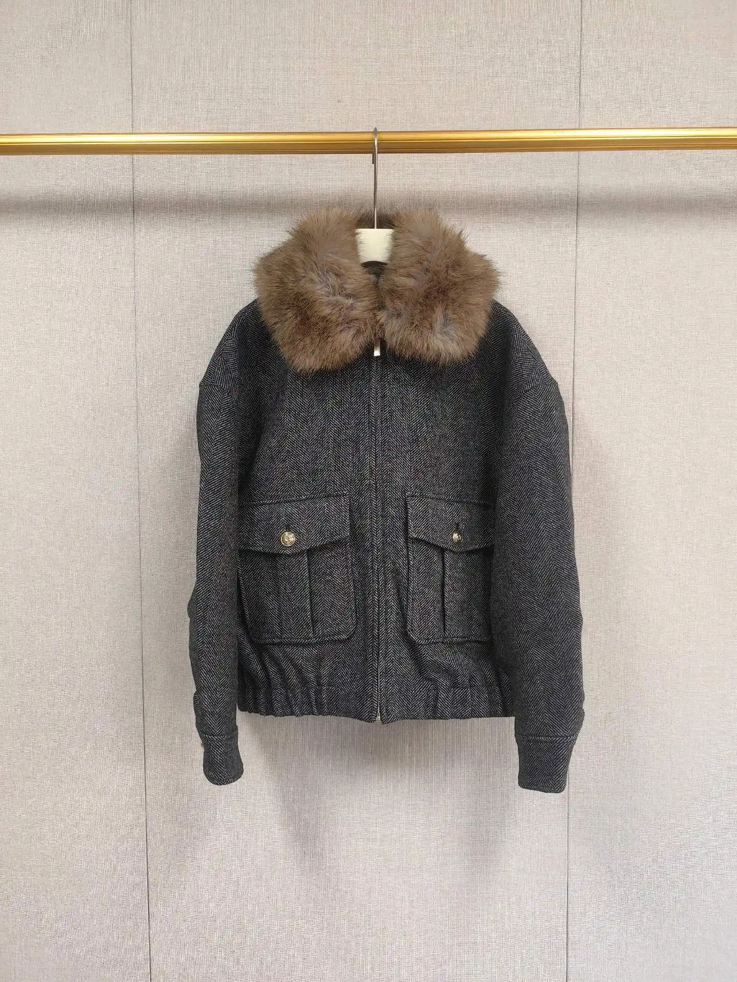 Waist-Cinching Women Herringbone Pattern Casual Zipper Warm Coat with Pockets Large Fur Collar Woolen Jacket 2026 New