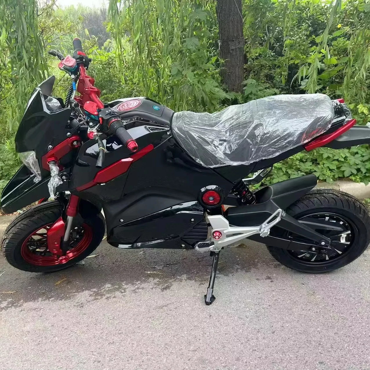 

ForHigh Performance 2000W Motor 72V Lithium Battery Electric Racing Motorcycle With LCD Display And Waterproof Design