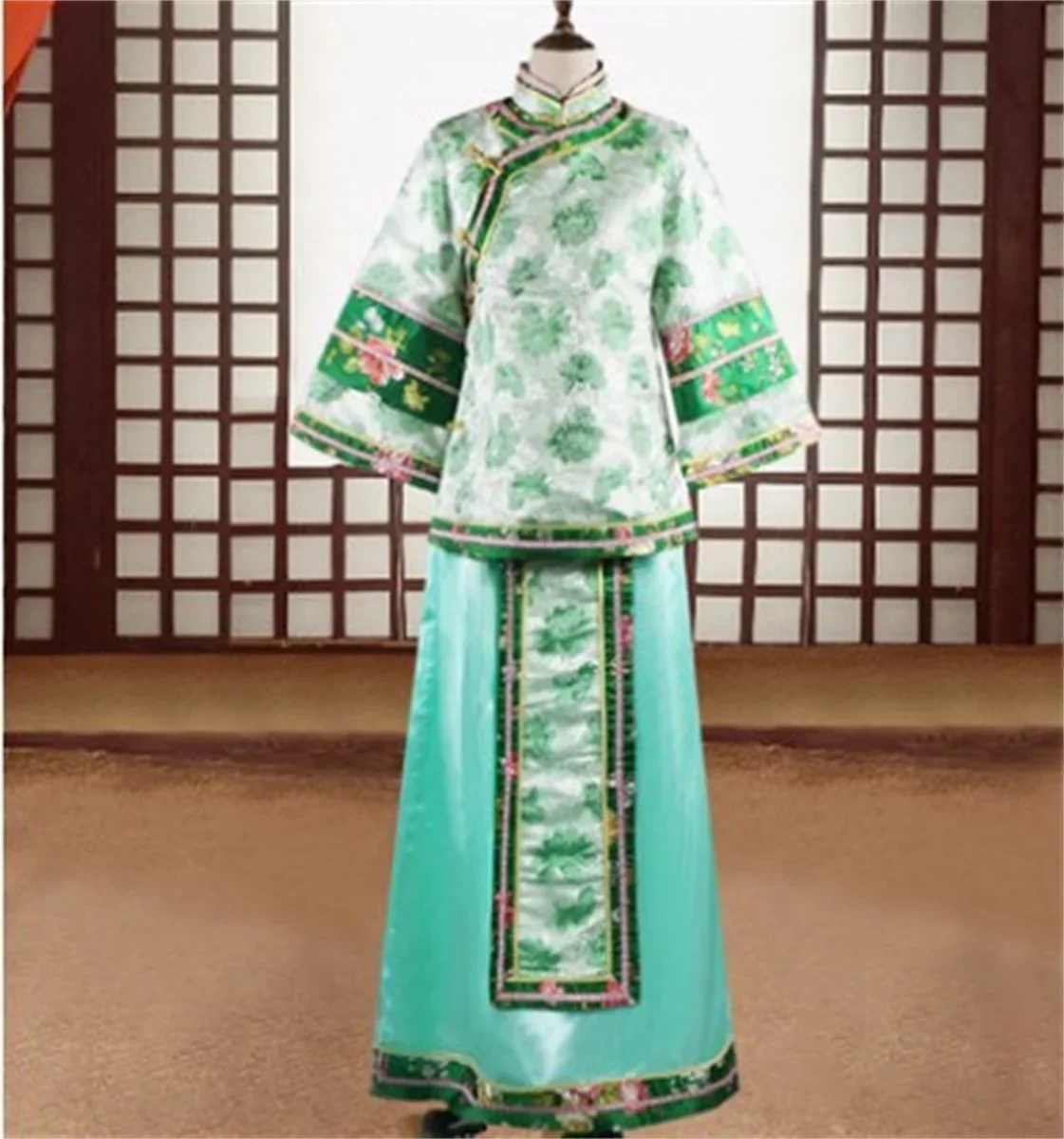 

Ancient costume, Republic of China ladies' dress, Xiuhe costume, Chinese bridesmaid dress, lock, Qingqiu Ruolange maid wedding d