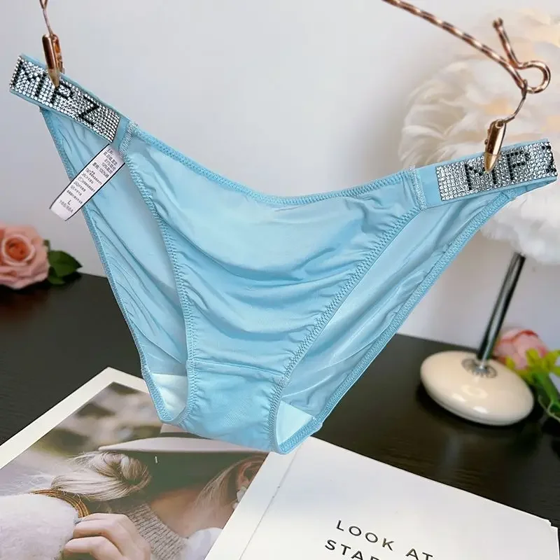 Low Waist Comfortable Cotton Crotch Breathable Triangular Pants High-end Soft Smooth French Diamond-encrusted Women's Underwear
