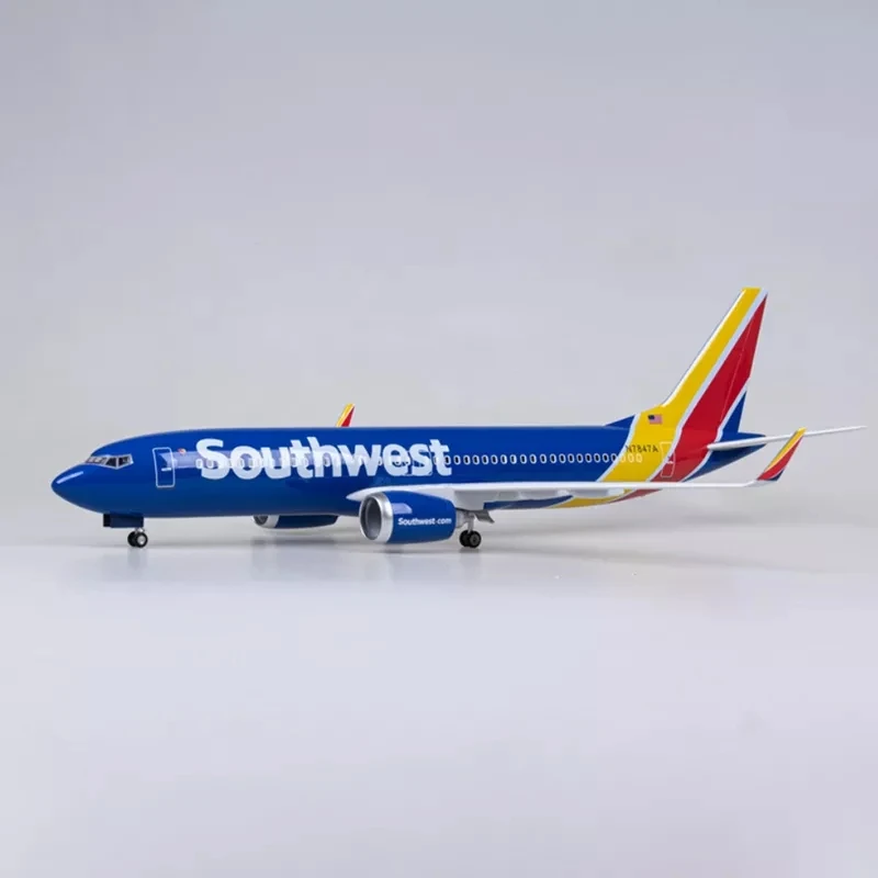 

1/85 Scale 47CM Airplane 737-700 B737-700 Aircraft Southwest Airline W Light and Wheel Diecast Plastic Resin Plane Model Toy