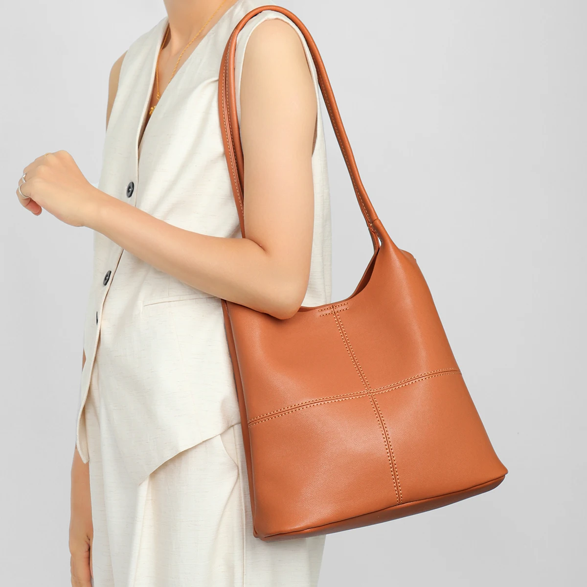 

First-Layer Cowhide Large-Capacity Underarm Bag Women's Shoulder Bag 2026 New European and American Genuine Leather Women's Bag Fashion Tote Bag