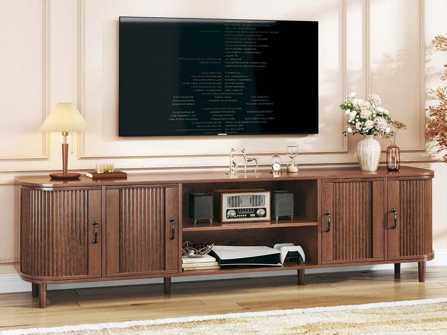 

Подставка для телевизора с диагональю 75 дюймов, развлекательный центр в стиле Mid-Century Modern для телевизоров с диагональю 55/60/65/75 дюймов, с шкафами с рифлеными дверцами и отсеками для хранения.