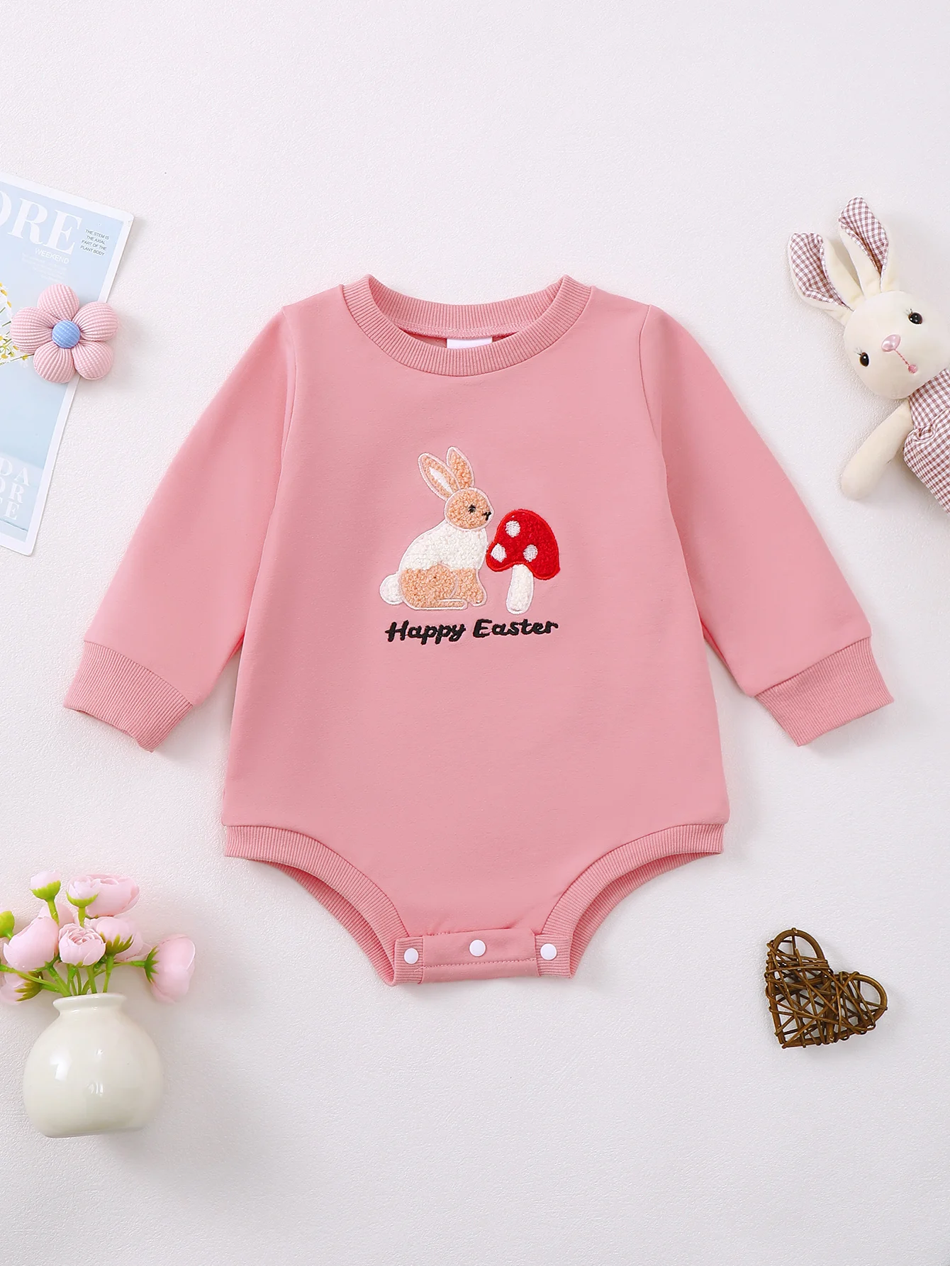 Oster-Hasen-Handtuch Besticktes Muster Langarm Baby-Mädchen Strampler Dreieckiges Design Säuglingskleidung