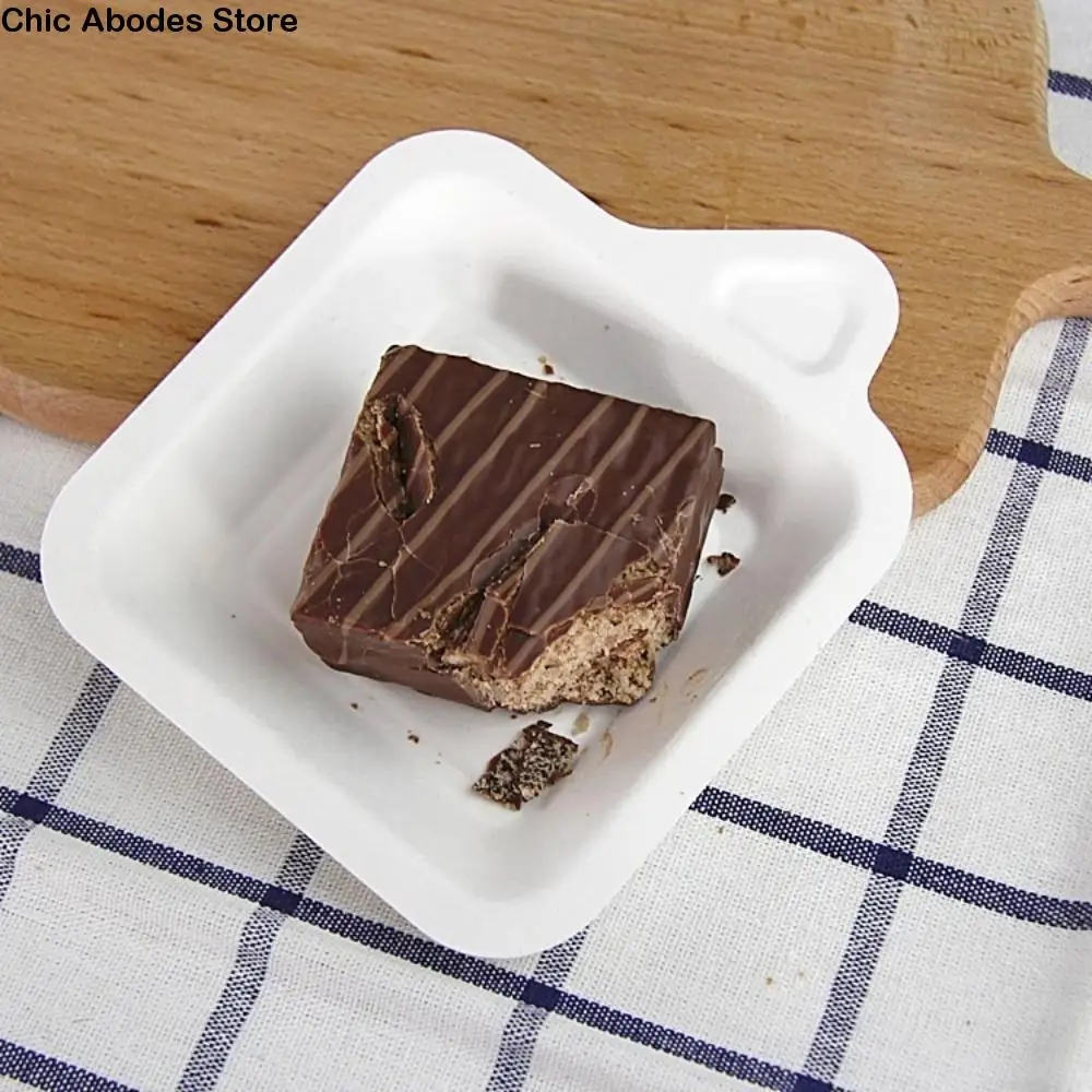 

100PCS Biodegradable Material Disposable Paper Plate Square Eco-Friendly Thickened Paper Plate Non-slip Lightweight Cake Plate