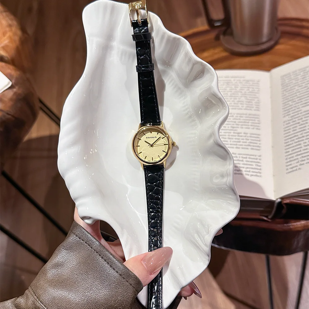 New Luxury Vintage Black And Gold Leather Strap Quartz Watch, A Creative Gift For Women, A High-Quality Women'S Wristwatch.