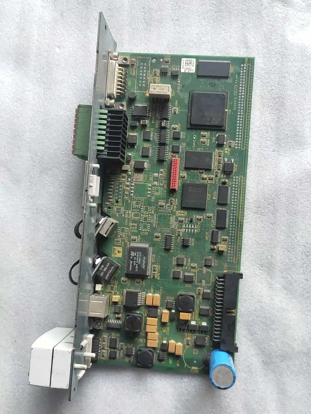 

CSB01.1N-SE-ENS-NNN-NN-S-NN-FW Axis Card for Rexroth