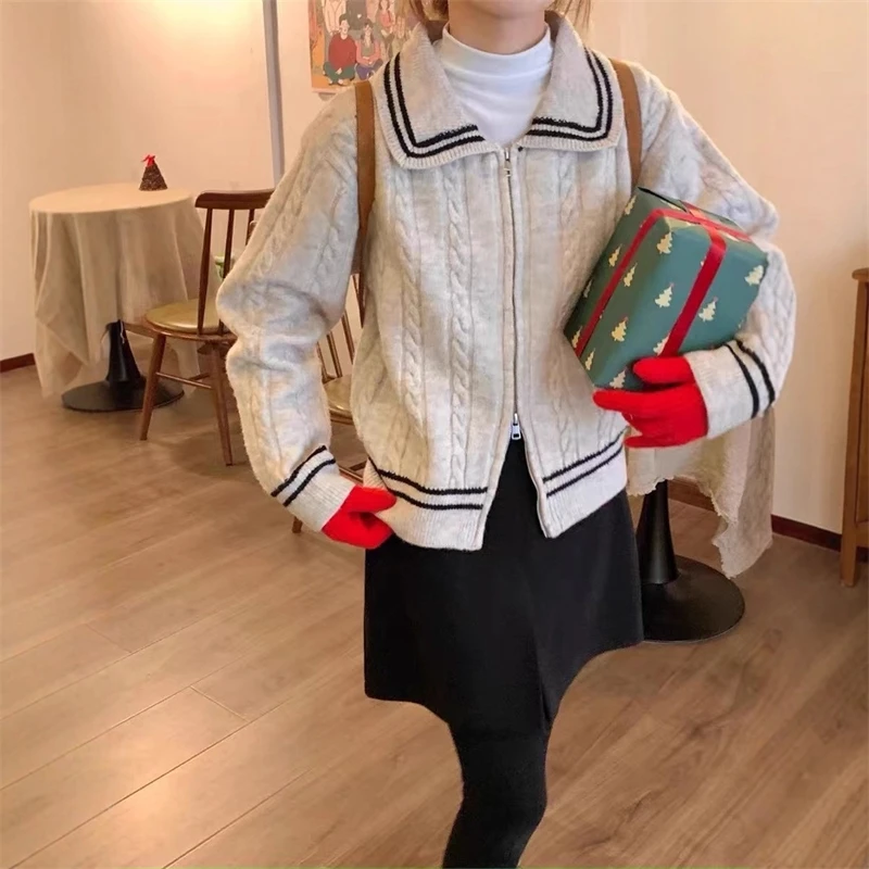 

Korean Style Polo Collar Knitted Cardigan Sweater Coat Vintage College Contrast Trim Cable Jacket Autumn Winter 2025 Outfit