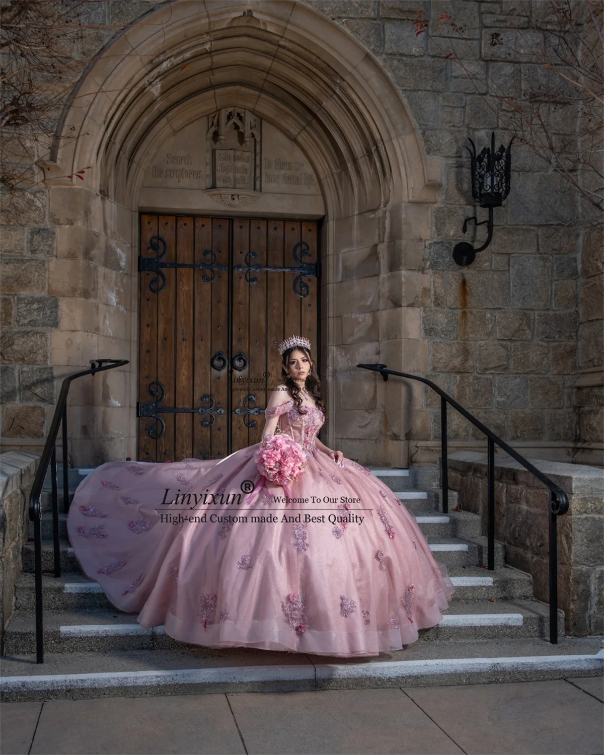 ชุดราตรีงาน Quinceanera สไตล์เม็กซิกัน ประดับดอกไม้ 3 มิติ ลูกไม้หวานๆ สำหรับงานฉลองอายุ 16 ปี แบบเปิดไหล่ สามารถสั่งตัดได้ ชุดเดรสสำหรับงานฉลองอายุ 15 ปี (XV Años)