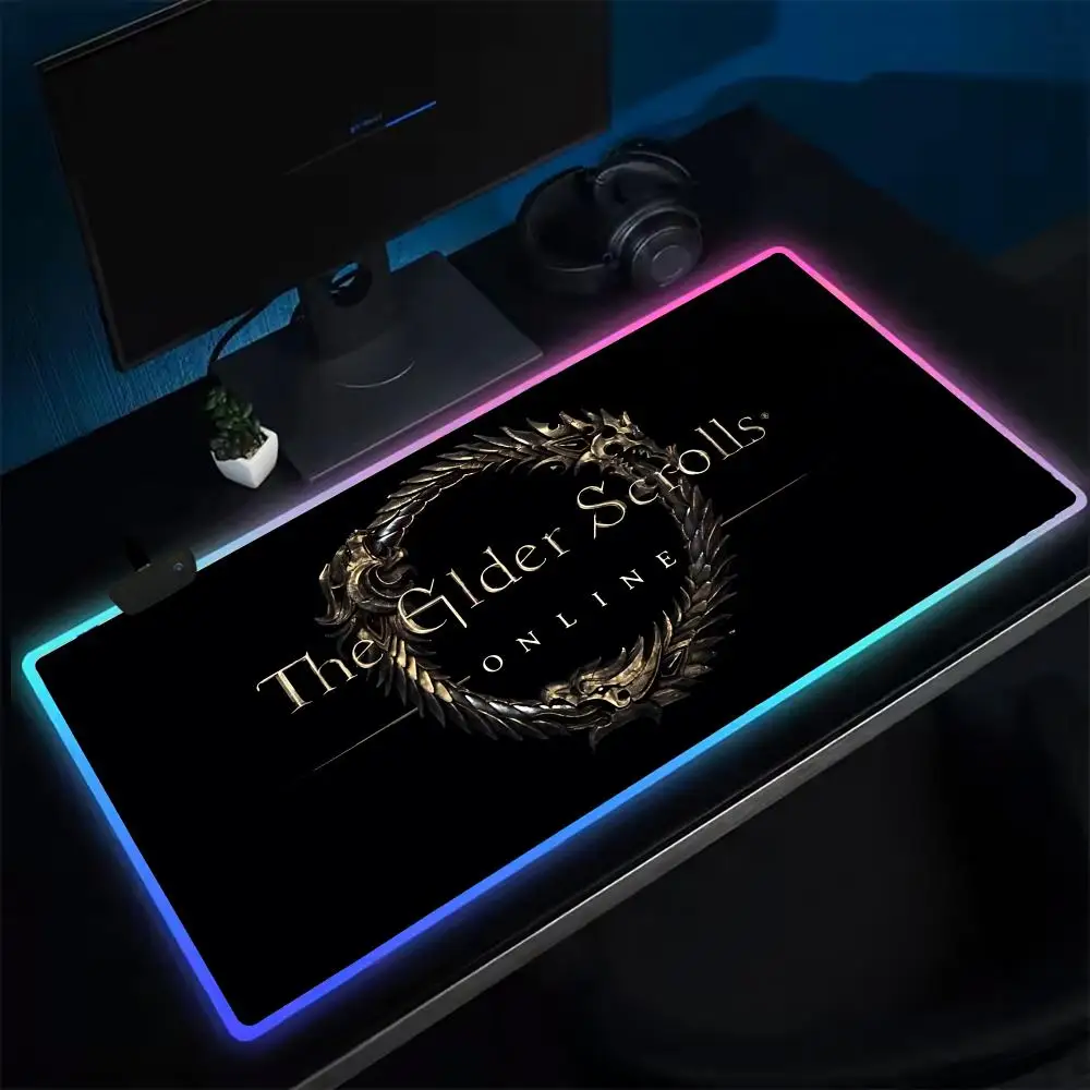 Populer T-The E-lder Scrolls Mouse Pad Anime Gaming Mouse Pad LED Meja Bantalan Backlit Karet Desktop XXL RGB Meja Tikar