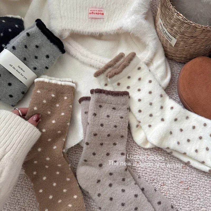 Winter Warme Verdickte Polka Dot Plüsch Socken Frauen Mädchen Mid-kalb Socken Herbst Verdickt Gepolsterte Warme Socken Hause schlaf Boden Sox