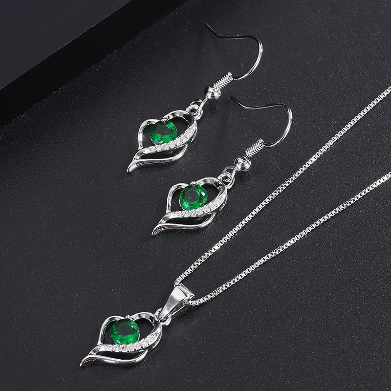 

Emerald Pendant European and American Trend Rhinestone Earrings for Women Long Elegant Stud Earrings