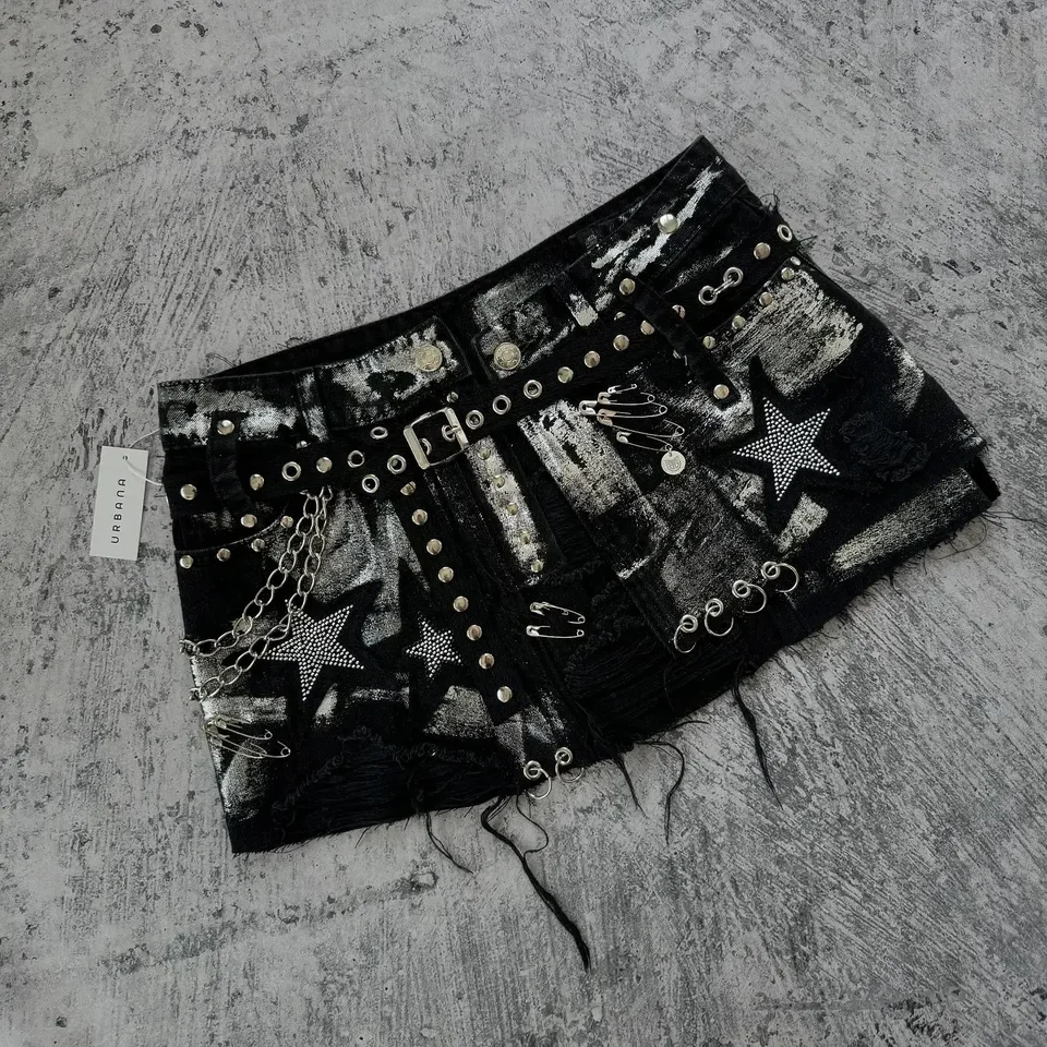 Y2K New Gothic Retro Black Denim Skirt Harajuku Star Graphic Rhinestone Rivet Mini Skirt Sexy Hot Girl Slim Low Waist Skirts