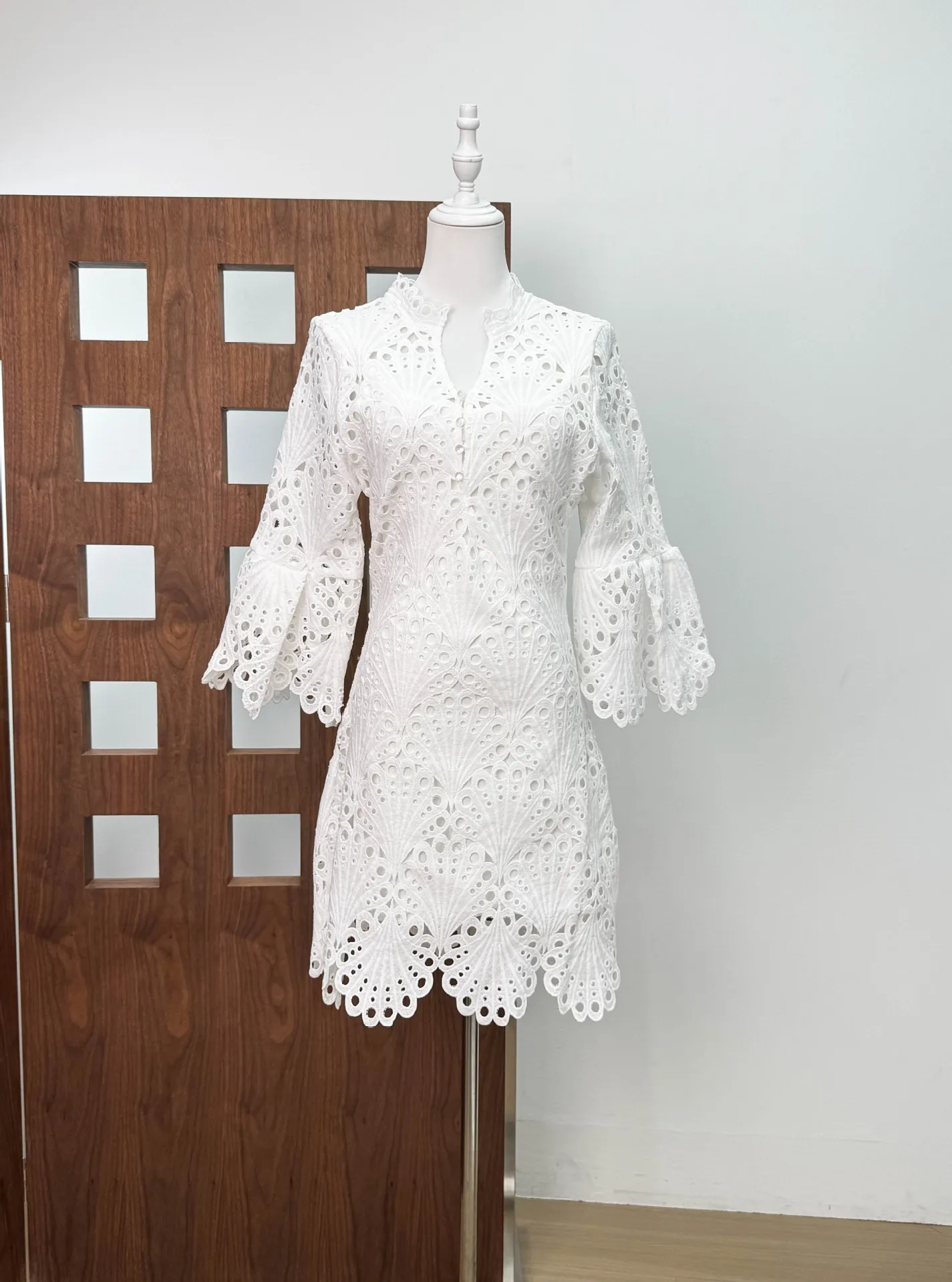 Women Sexy Long Sleeve White Elegant Evening Party Birthday Gown High-end Lace Cut-out Trim Wedding Cocktail Dresses Vestido