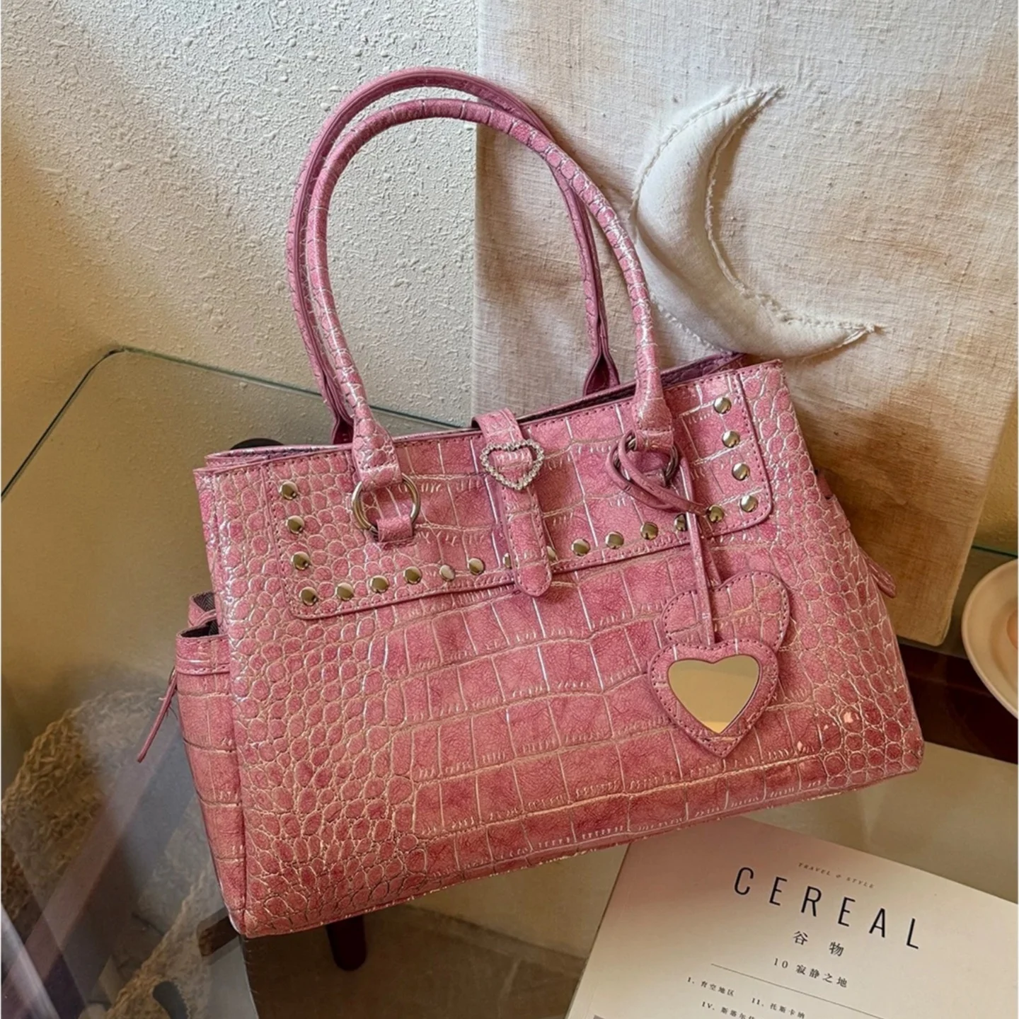 Luxury Crocodile-print Handbag For Women Fashion Pink Heart Design Multi-layer Briefcase Hot Girls Large Capacity Commuter Bag