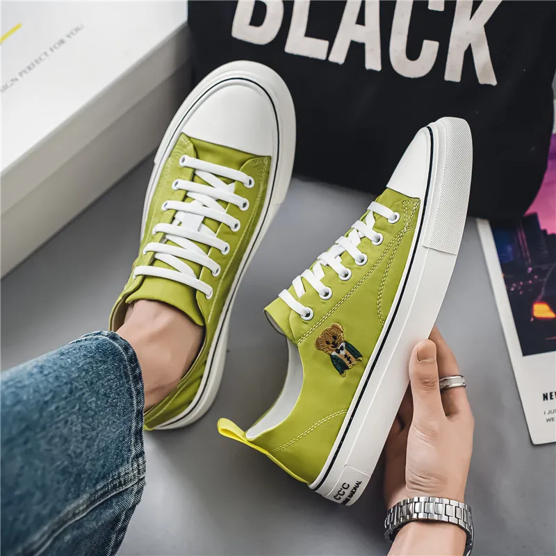 New Men Casual Skate Shoes High Quality Canvas Board Shoes Men Sneakers Vulcanized Sole Skateboard Shoes for Daily Wear Outdoor