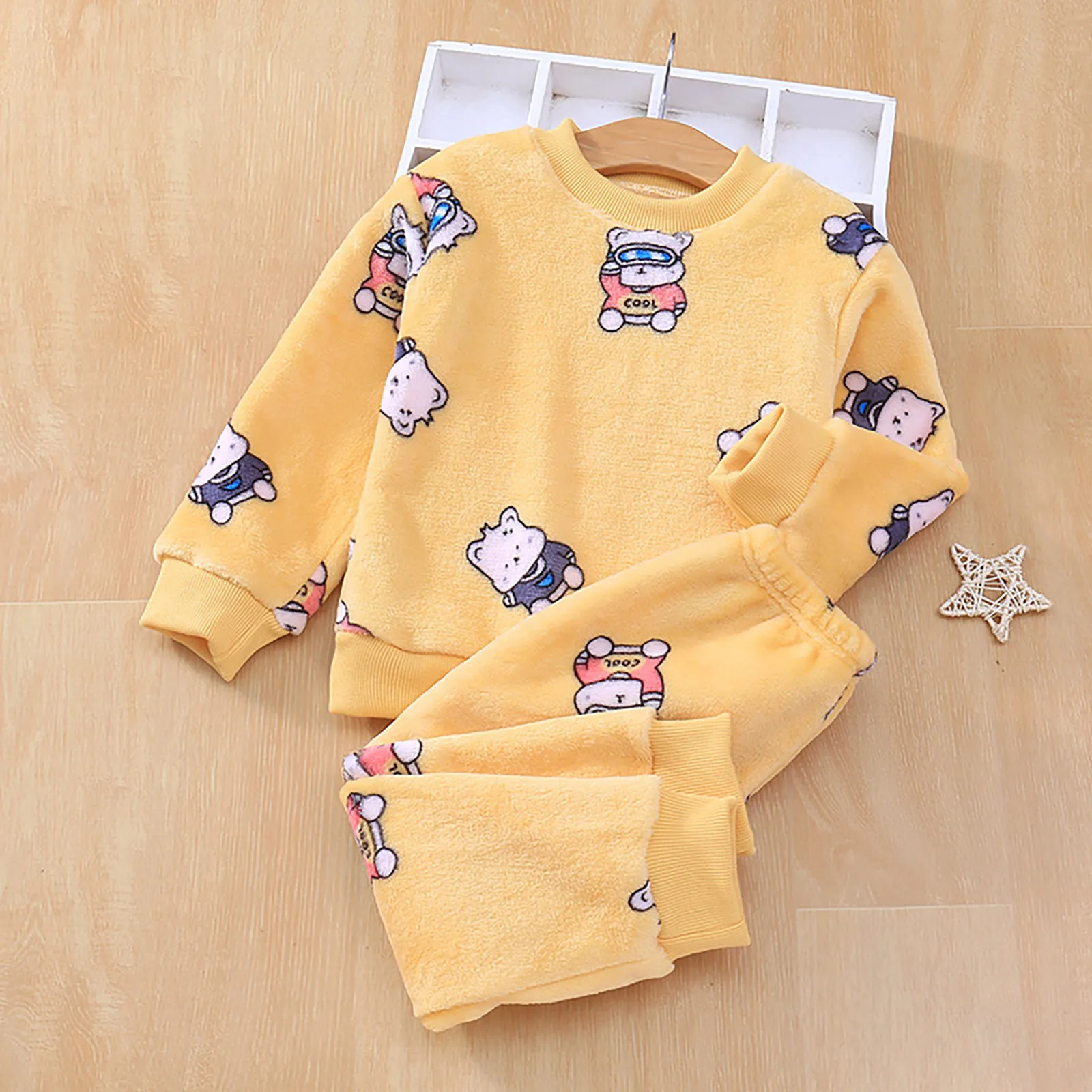 2 pezzi Toddler Boys Girls\' Winter flanella Set Warm flanella Sleepwear Set top pantaloni abiti morbidi e carini per bambini nuovi 2024