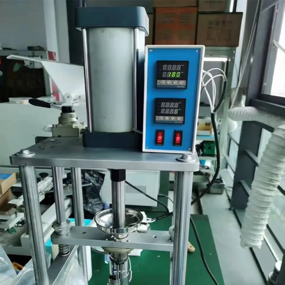 110V‑220V 100g Small Vertical Desktop Injection Molding Machine Injector for ABS Nylon PA66 PP Prototyping Making Plastic Parts