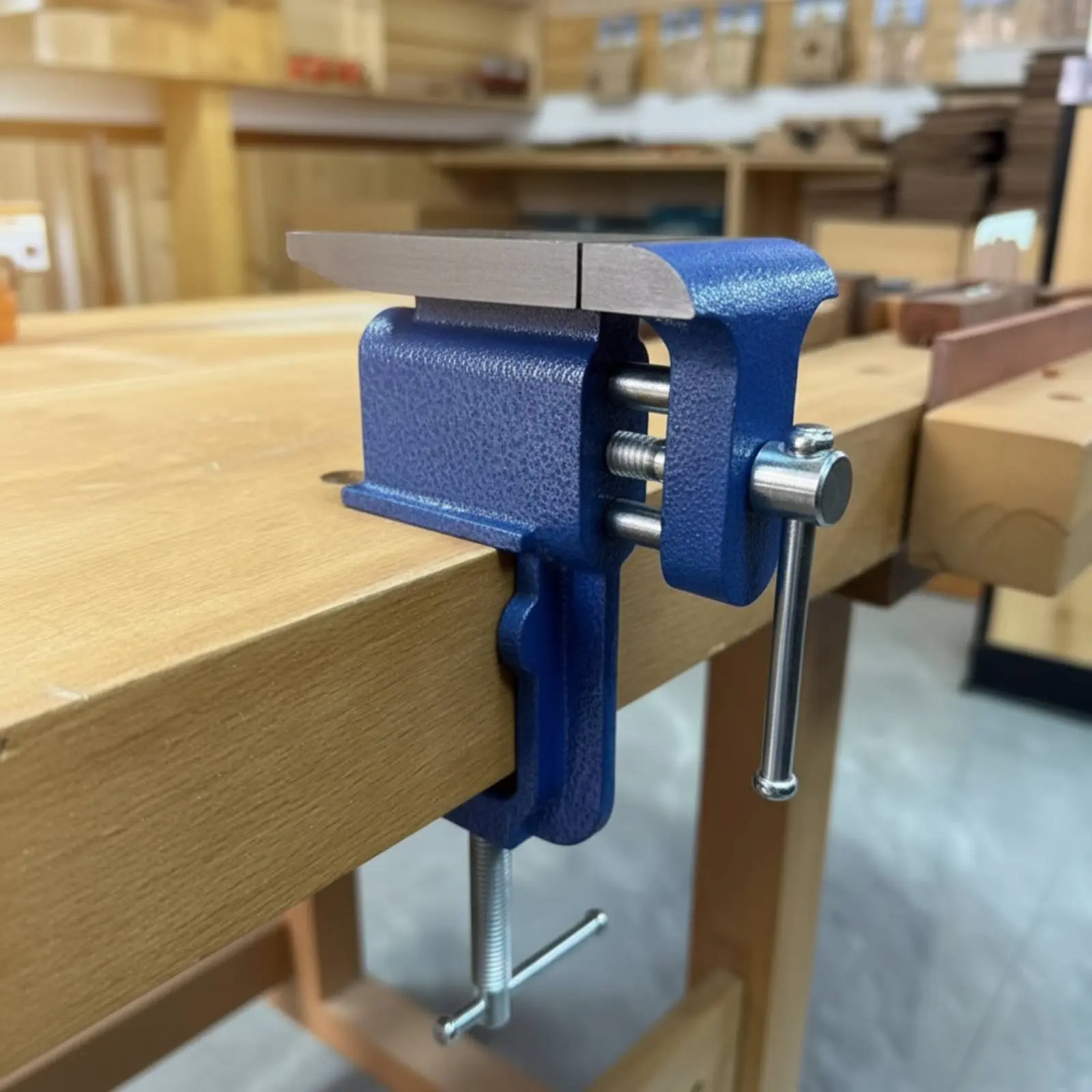 

Clamp-on Bench Vise with Anvil Multi-Functional Small Anvil Table Vise Workshop Tool Stable Clamping for DIY Aficionados, Garage