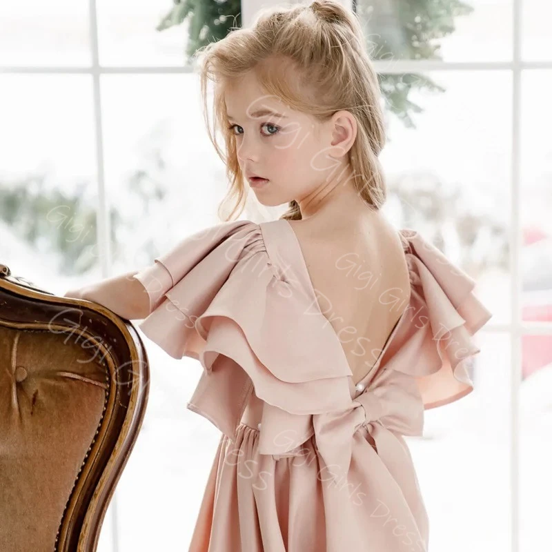 エレガントなサテンフラワーガールドレス トレイン付き フリル袖 オープンバック プリンセスページェントドレス カスタム聖体拝領誕生日パーティードレス