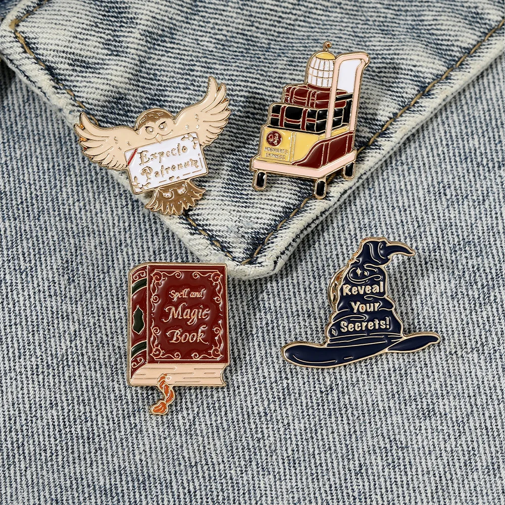 Miniso – épingles à revers de l'académie magique, ensemble en émail, broches de poudlard, Badges pour femmes et hommes, sac à dos, vêtements, accessoire cadeau, 6 pièces