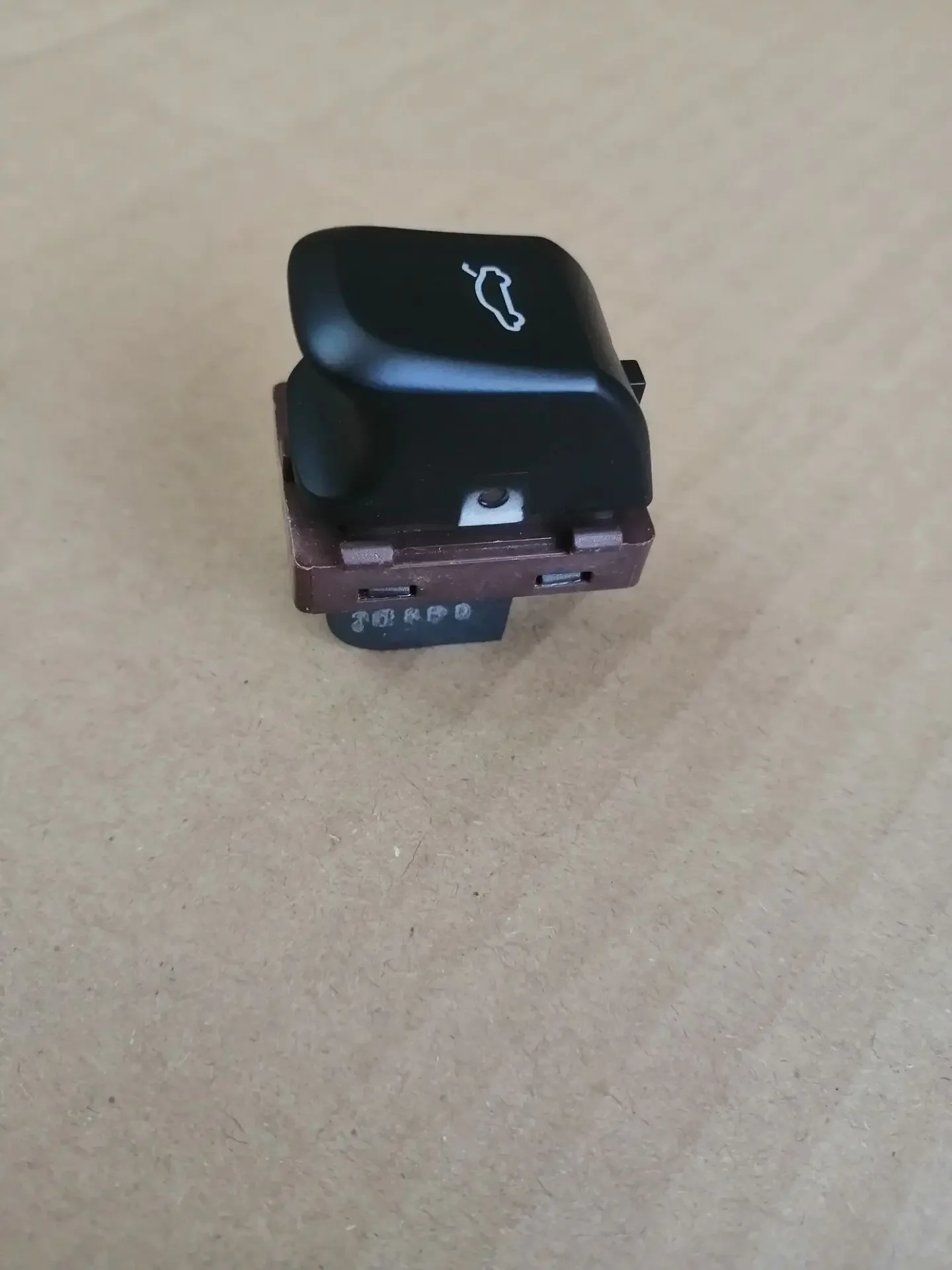 Elektrische Kofferraumdeckel Schloss Antrieb Schalter Push Button Für Audi A4 S4 B8 A5 S5 Q5 2009-2012 8K 0959831 A 8K 0 959 831 A