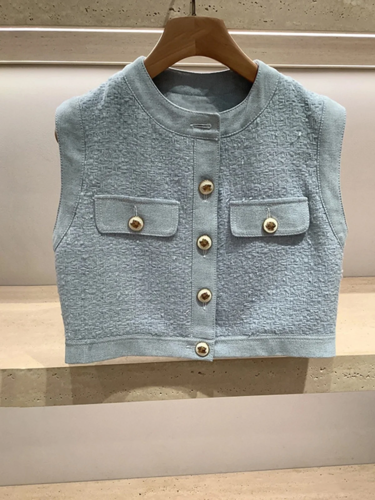 IULV2025 Chaleco de punto de tweed azul de primavera con cuello redondo, sin mangas, con botones dorados, estilo dulce para mujer, largo corto, color