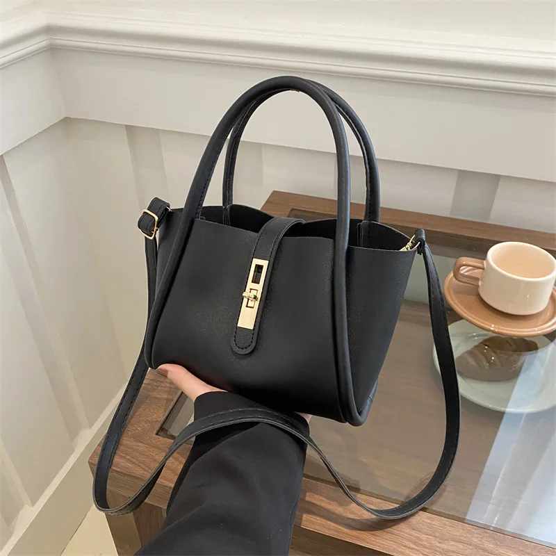 2025 Fashion Female Shoulder Handbag Niche Design Senior Sense Crossbody Bucket Bag Explosive Vegetable Basket Style