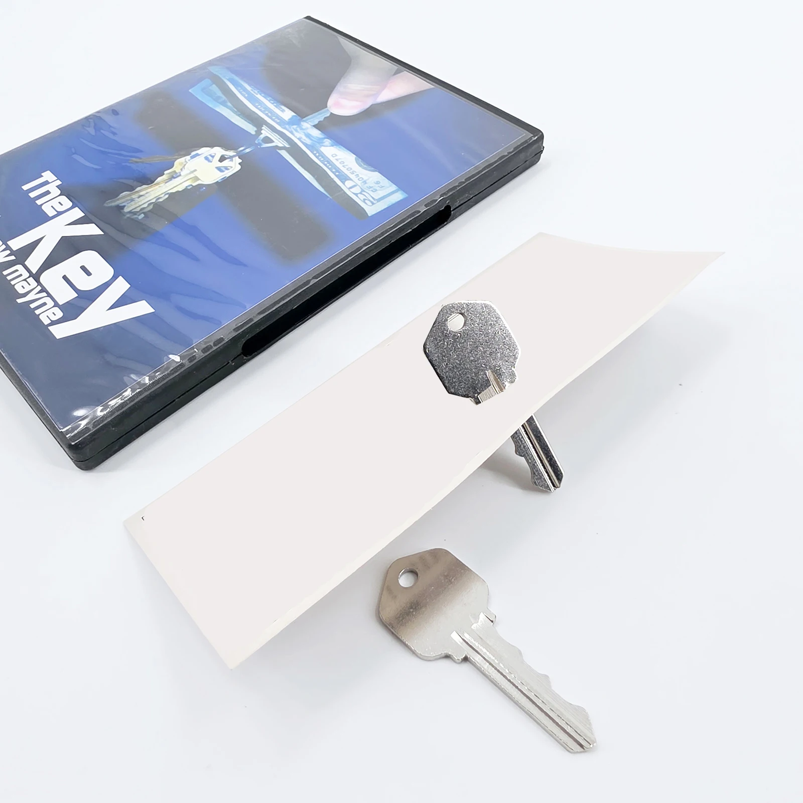 

Magic Key Penetration Tricks - Through Paper Candy Wrapper Sleeve No Damage Close Up Magic Prop Instant Reset No Skill Needed