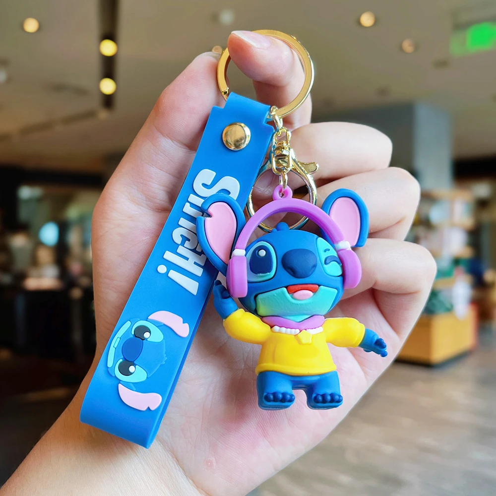 ディズニー アニメ ステッチ シリーズ キーホルダー かわいい漫画のデザイン 実用的で装飾的なバッグと鍵の飾り 十代の若者たちへの誕生日プレゼント