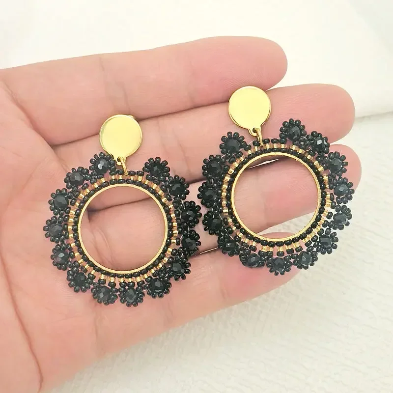 Bohemia Black & White Crystal Circle Flower Rice Bead Earrings Hand Weaving Alloy Simple Sophisticated Jewelry Accessory