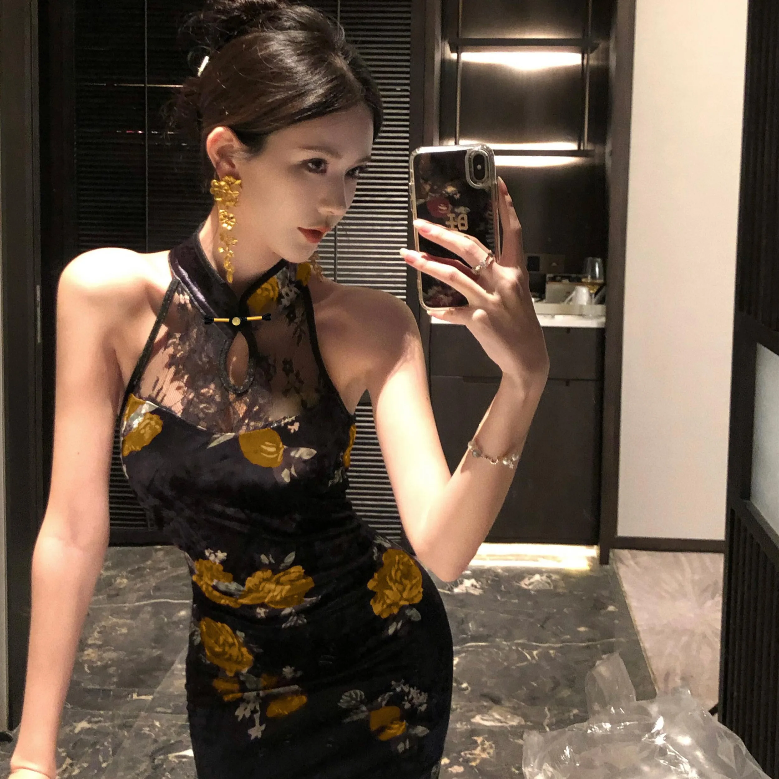 

Новый китайский сарафан на осень-зиму, женский бархатный облегающий халат с принтом и атласом, кружевной халат с флагом, модный все размеры...