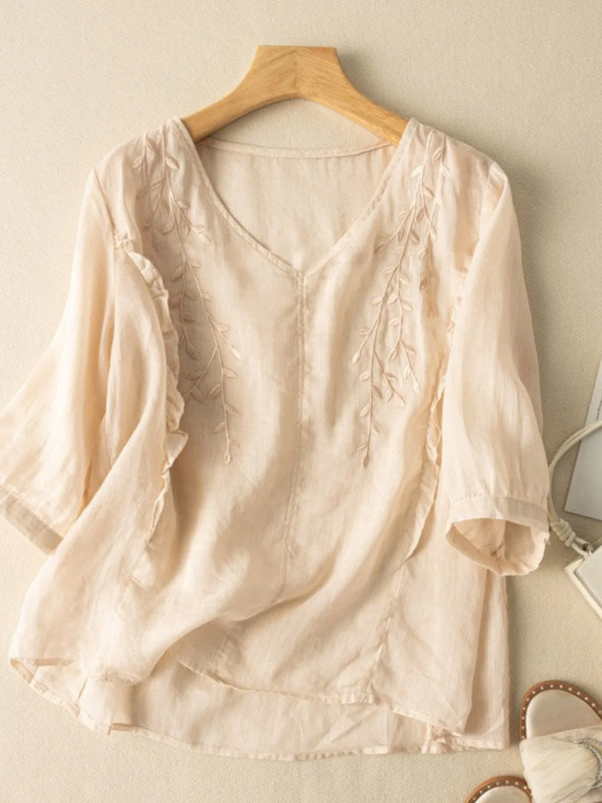 

Женская хлопково-льняная футболка с V-образным вырезом, летняя модная корейская футболка свободного кроя с коротким рукавом, большие размеры, футболка больших размеров, новинка 2023 года