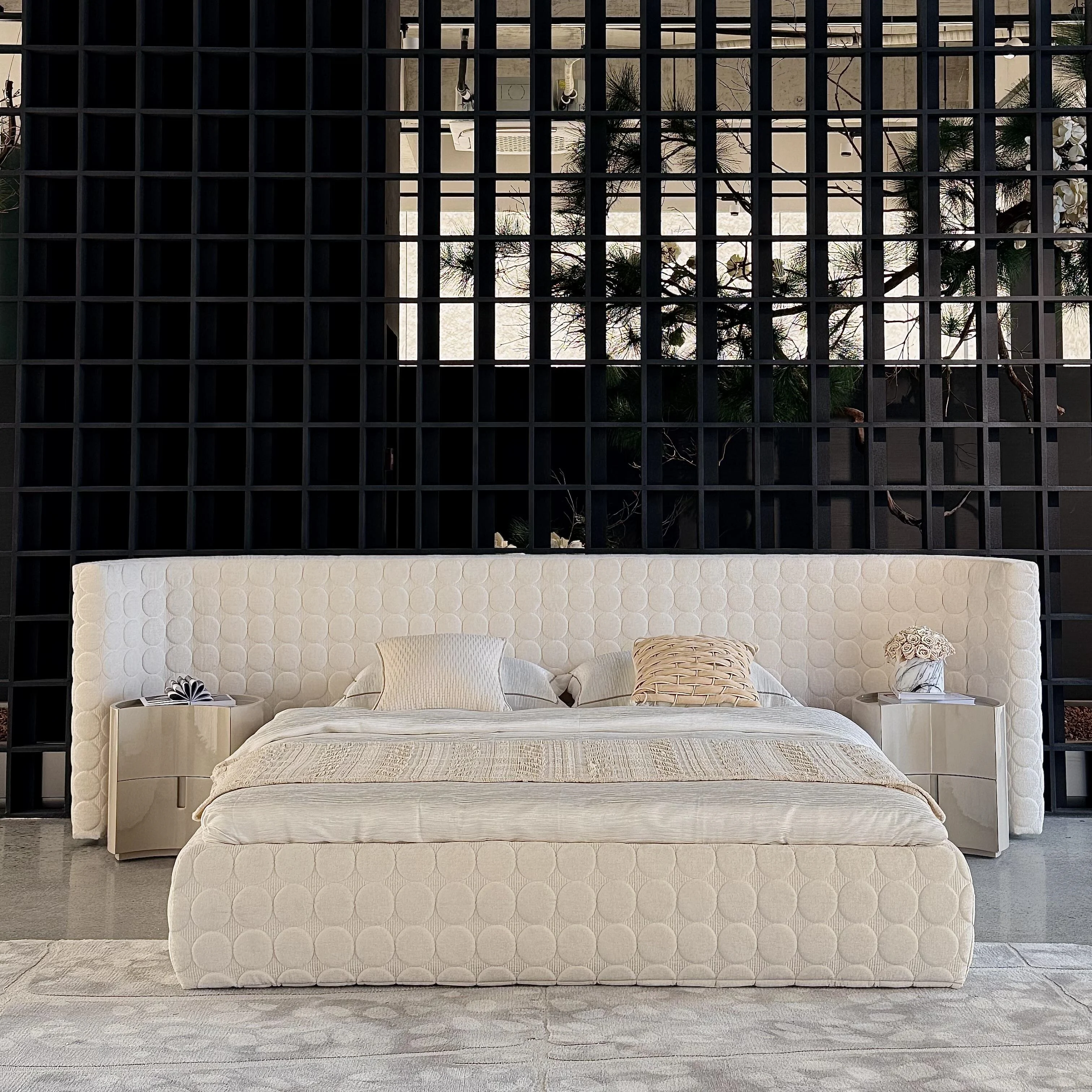 A#@Custom Plush Fabric Platform Bed with Oversized Headboard, Factory Supply for Villa Bedroom & Resort Project Order&