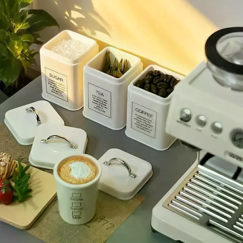Conteneur de rangement de cuisine Miniature pour maison de poupée 1/6, modèle carré en étain de grains de café pour décoration de maison de poupée, jouets de jeu pour enfants, 3 pièces