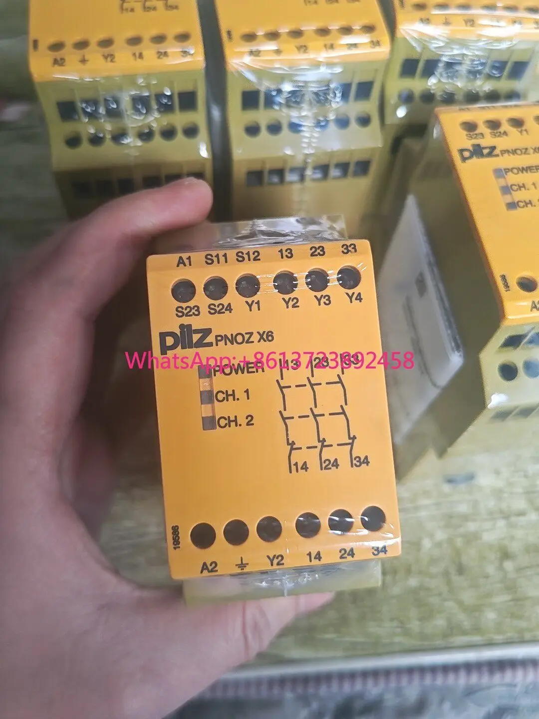 Pilz X6 774725 safety relay Germany in stock