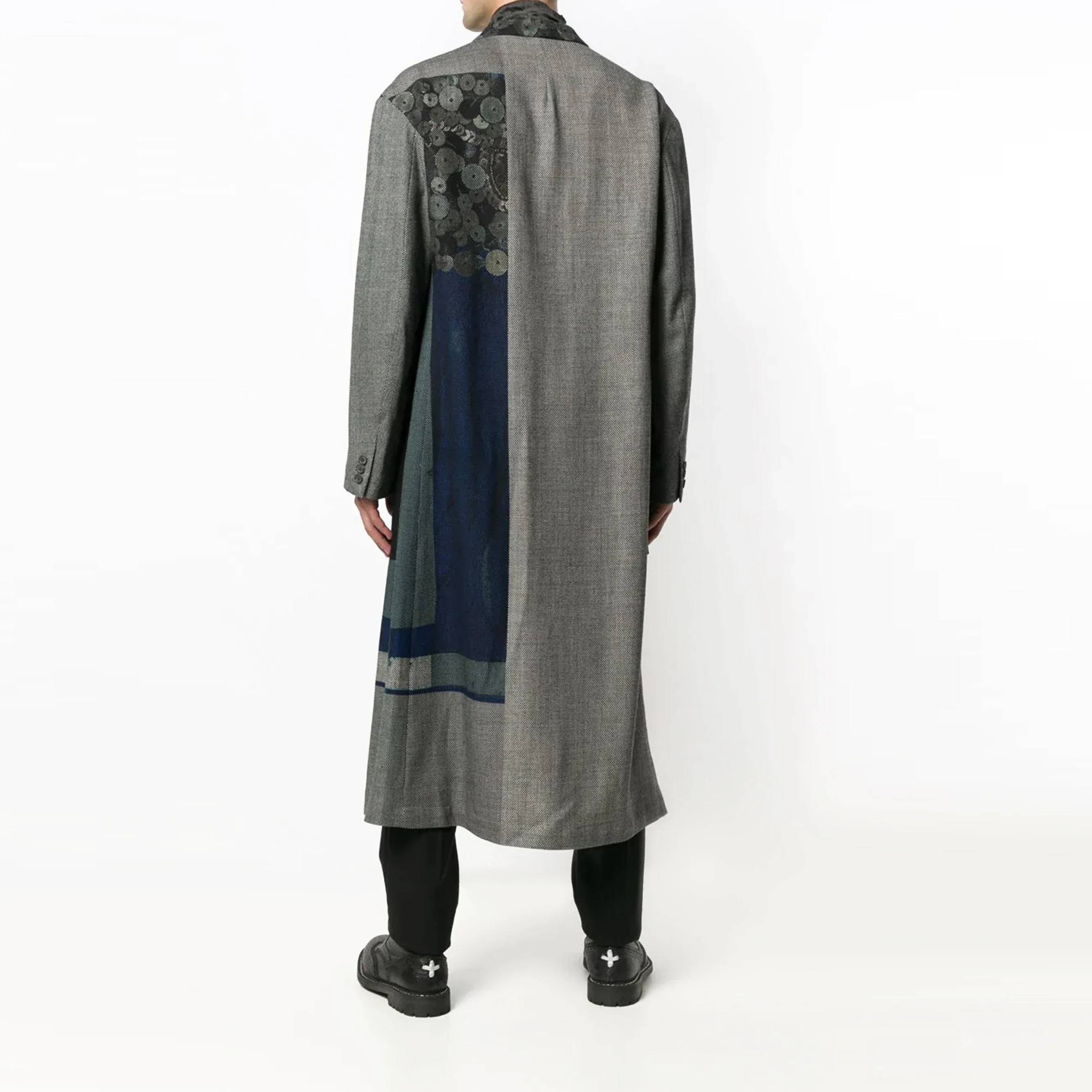 معطف صوف مطبوع من يوجي أوك. معطف صوف مطبوع من يوجي أوك