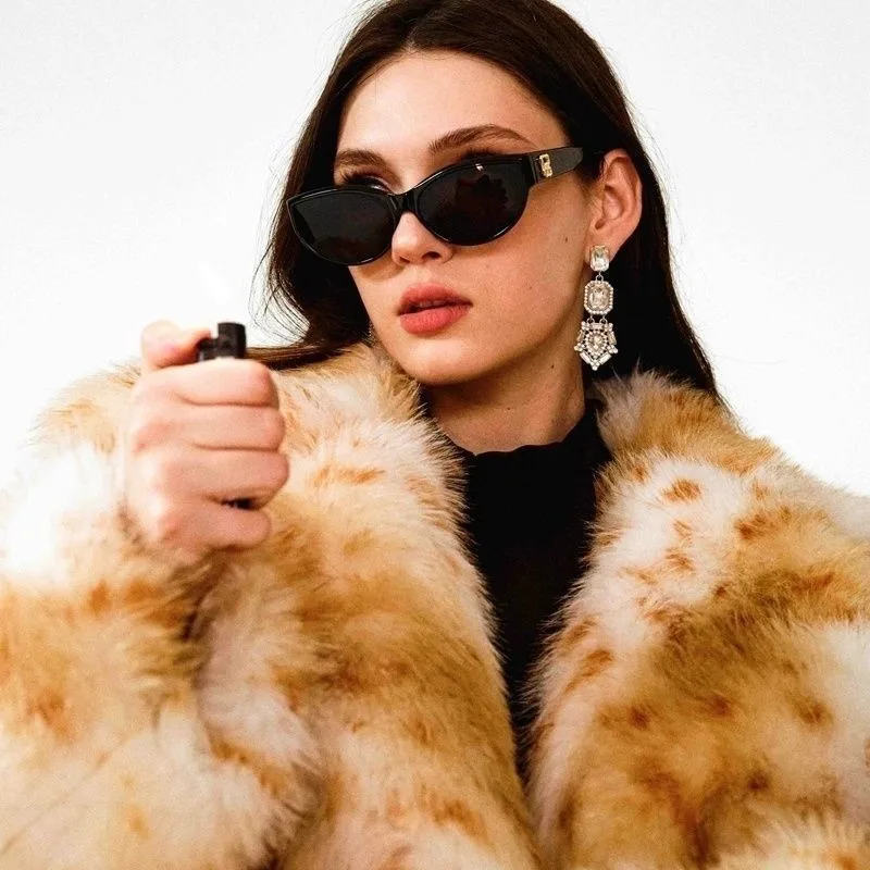 New hybrid fur coat with suit collar and extended knee-length