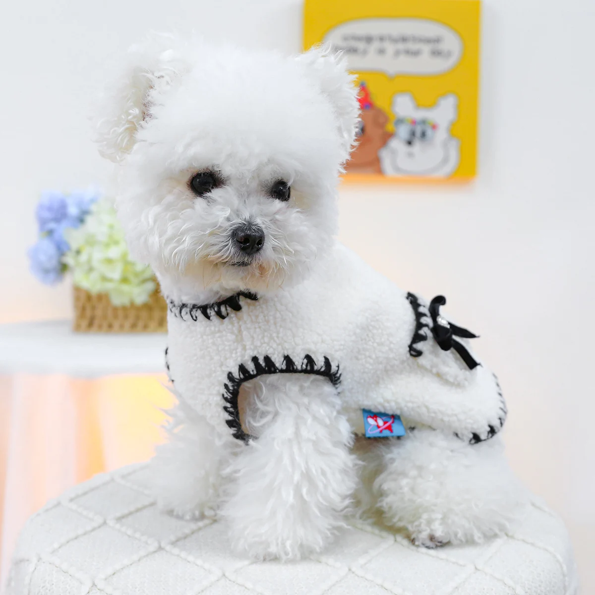 1PC pet clothing autumn and winter thick velvet black and white fragrant vest jacket suitable for small and medium-sized dogs