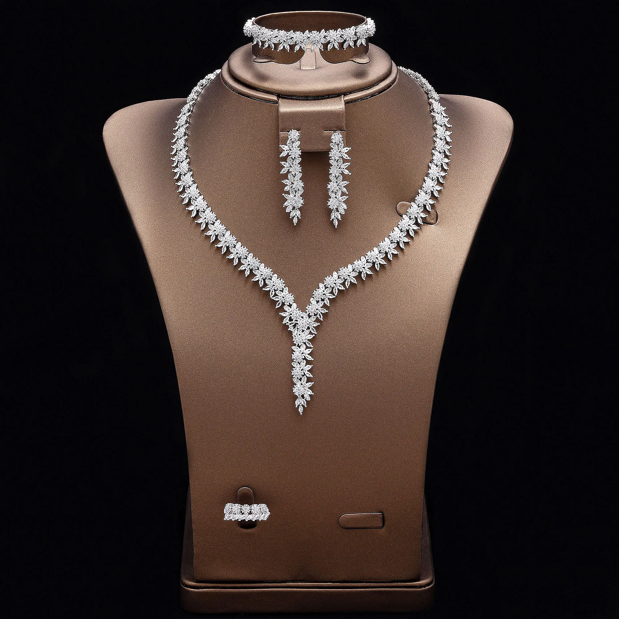 

2024 New Luxury 4-piece Women's Wedding Jewelry Set Crystal Necklace Set Nigeria Dubai Jewelry Set