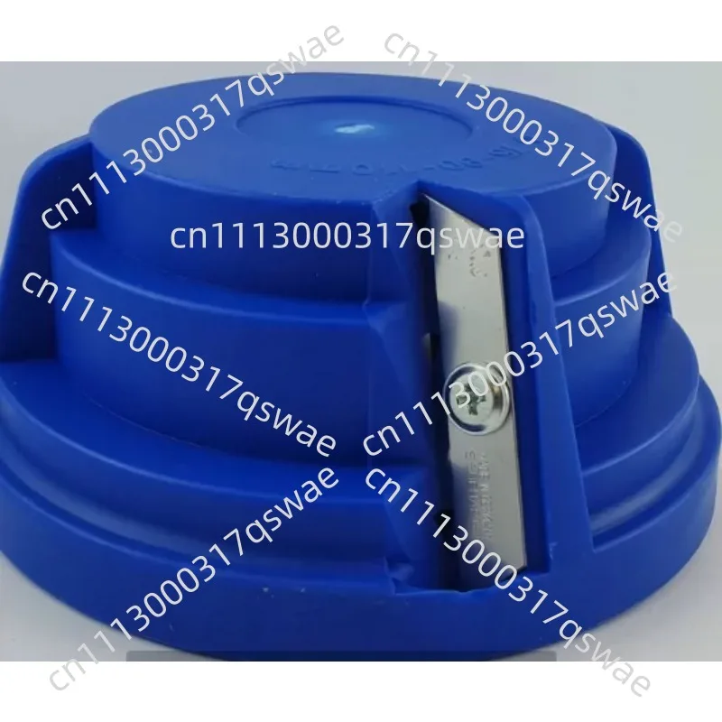 Pipe chamfer, pipe chamfering tool for chamfering both ends of plastic pipes up to 110 mm in diameter