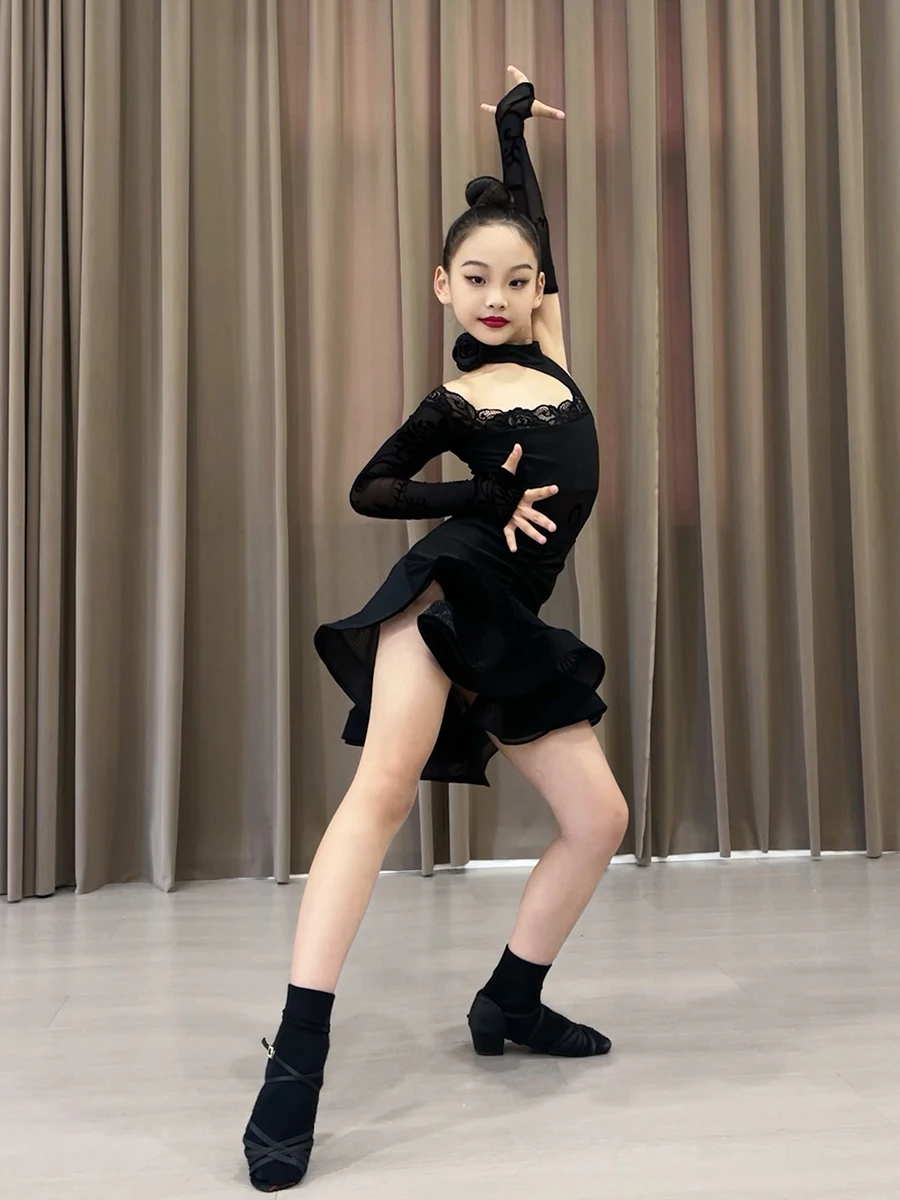 Maßgeschneiderte lateinamerikanische Tanzkostüme nach nationalem Standard für Kinder und Mädchen, modisches sexy schwarzes Spitzen-Overall-Performance-Outfit