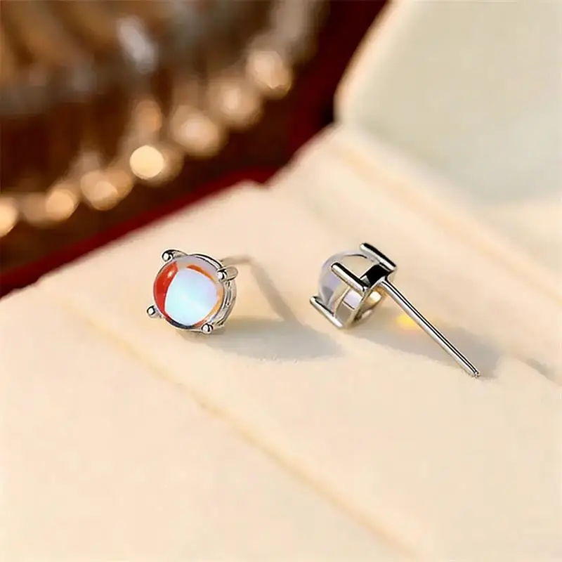 Huitan Damen-Ohrstecker mit farbwechselndem rundem Stein, schlicht, vielseitig, für Partys, Alltag, Accessoires, silberfarben, Damenschmuck – Detail 5