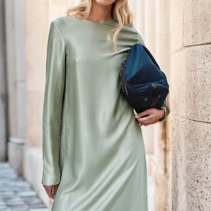 Robe Maxi en Satin pour femmes, manches longues, ourlet fendu, moulante, couche de Base à la mode, Silhouette fluide élégante, nouvelle collection 2025