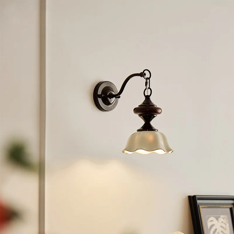 French Mid-century Retro Southeast Asian Style Ceramic Wall Lamp for Bedroom Bedside Living Room Creamy Popular Wall Lighting